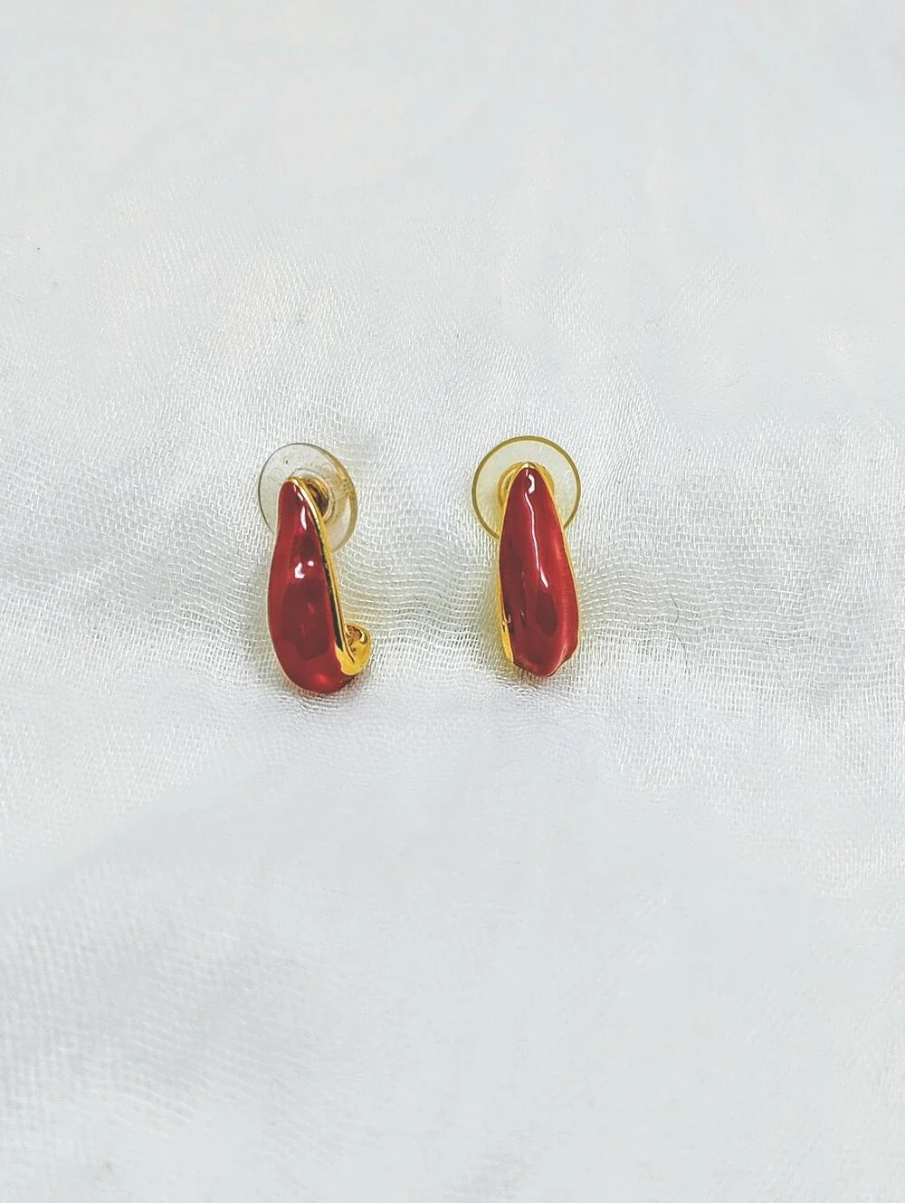 N/A bright red